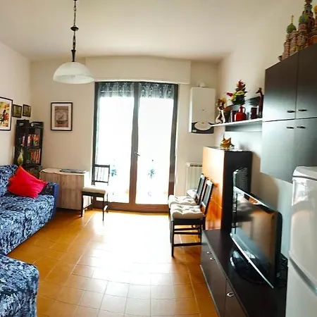 Apartment Luminoso Bilocale In Casa Ginatta A Santo Stefano al Mare