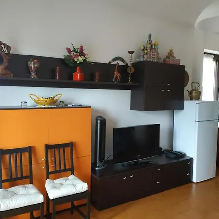Apartment Luminoso Bilocale In Casa Ginatta A Santo Stefano al Mare