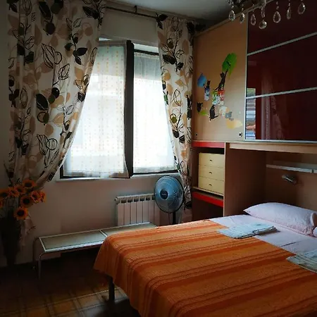Luminoso Bilocale In Casa Ginatta A *
