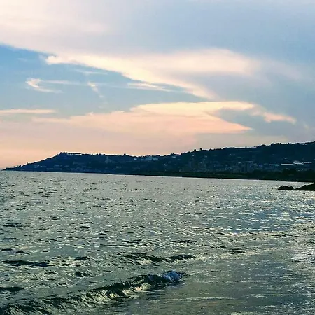 Luminoso Bilocale In Casa Ginatta A Santo Stefano al Mare